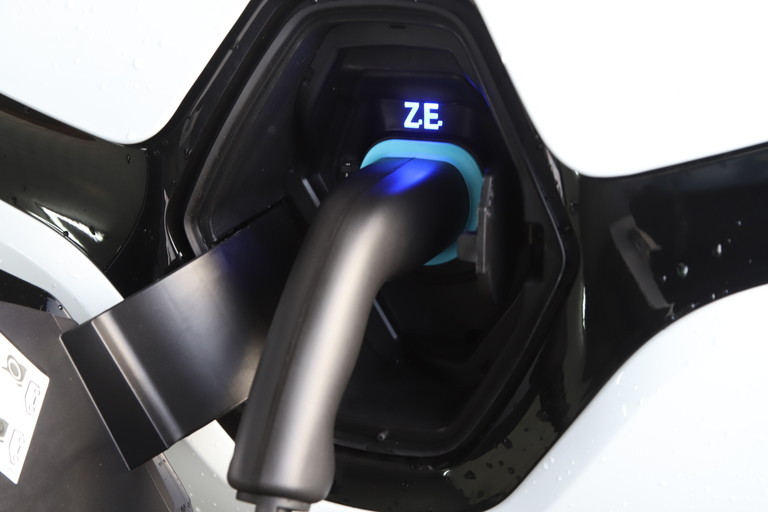 Renault ZOE im Ladevorgang