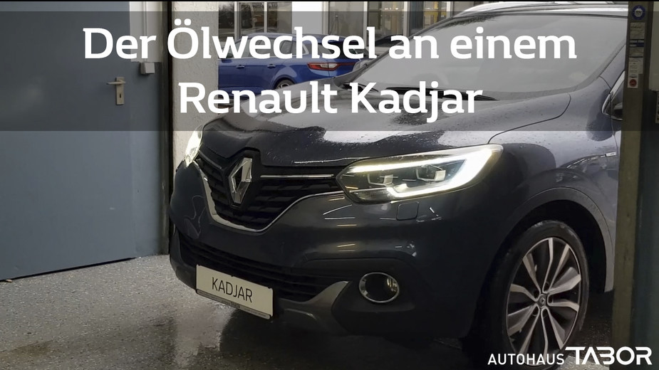 Renault Kadjar vor Hebebühne