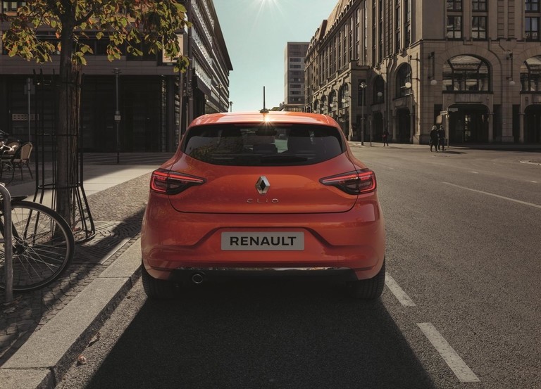 Renault Clio orange