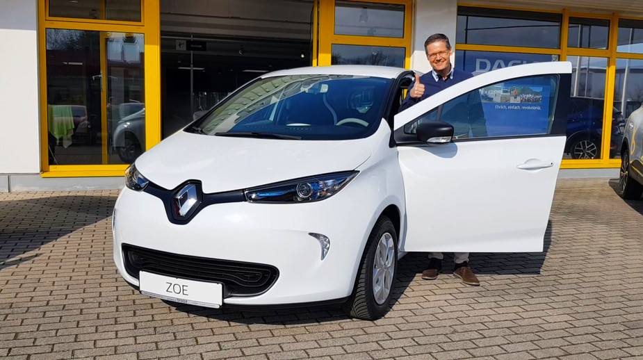 Kunde hinter Renault ZOE